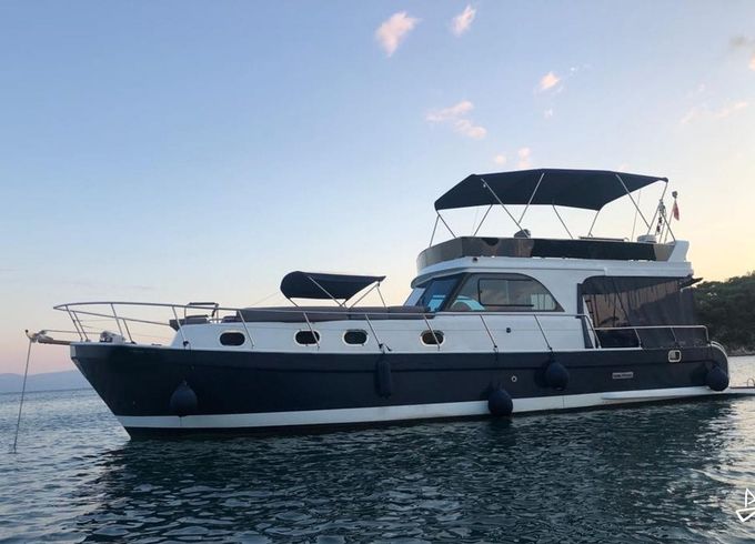 Custom Made Motoryacht