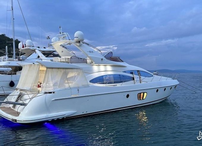 Azimut 68 E