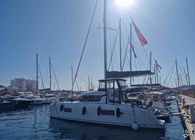 Lagoon 42