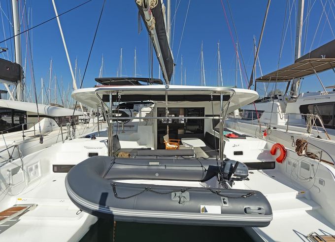 Lagoon 42