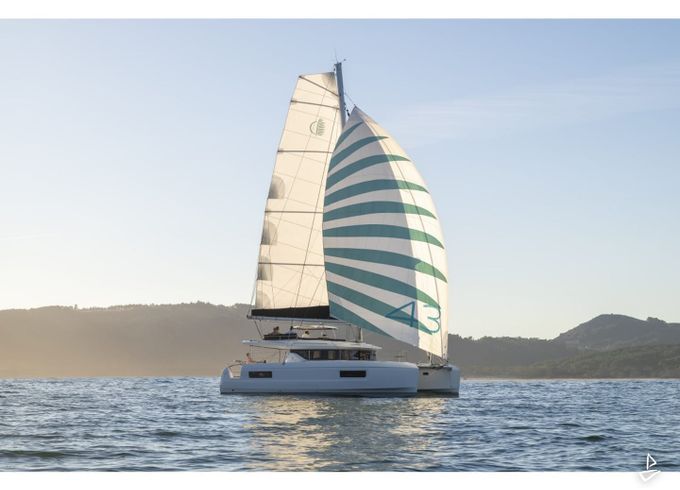 Lagoon 43