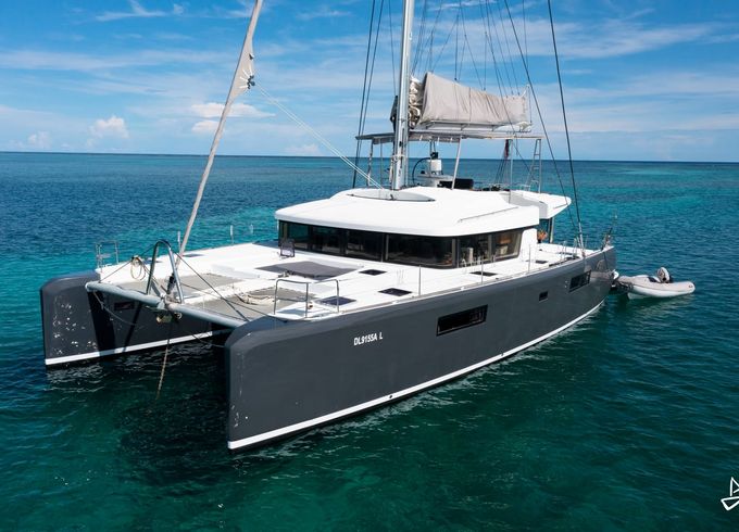 Lagoon 52