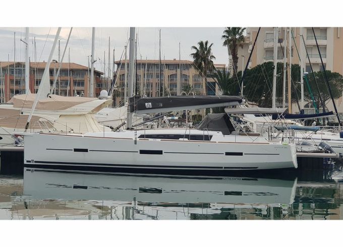 Dufour 460