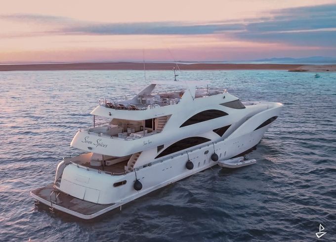 Custom Made Motoryacht