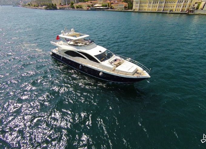 Custom Made Motoryacht