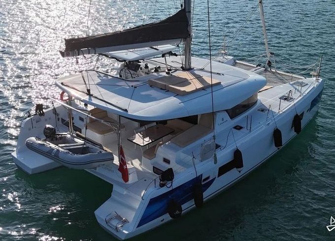 Lagoon 42