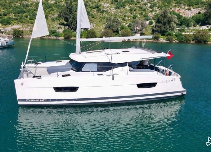 Fountaine Pajot Lucia 40