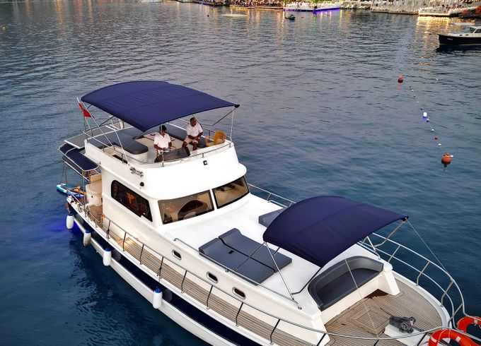 Custom Made Motoryacht