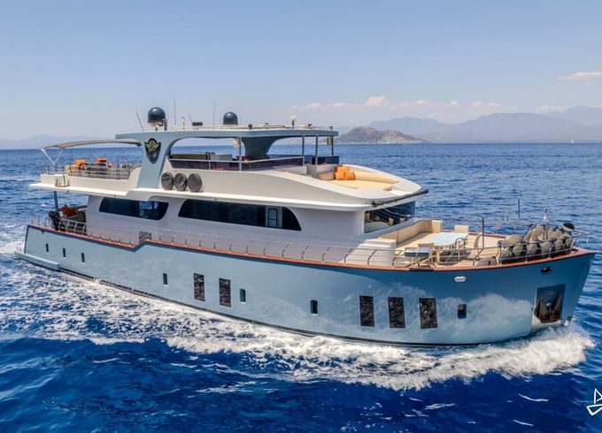 Custom Made Motoryacht