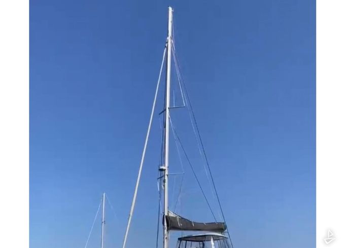 Lagoon 51