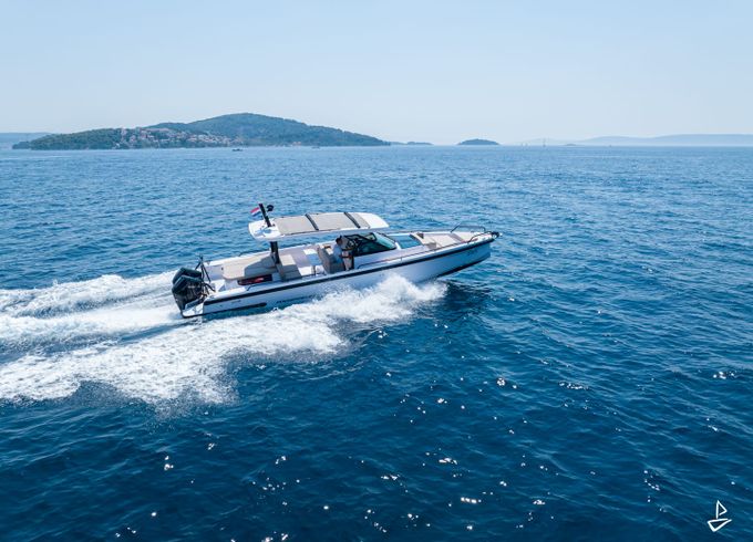 Axopar 37 Sun-Top