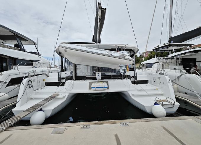 Lagoon 42