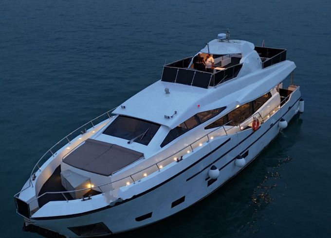 Custom Made Motoryacht