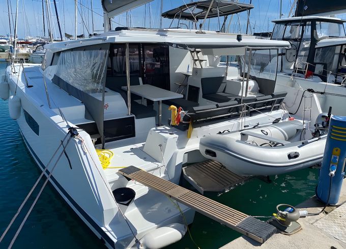 Fountaine Pajot Astrea 42
