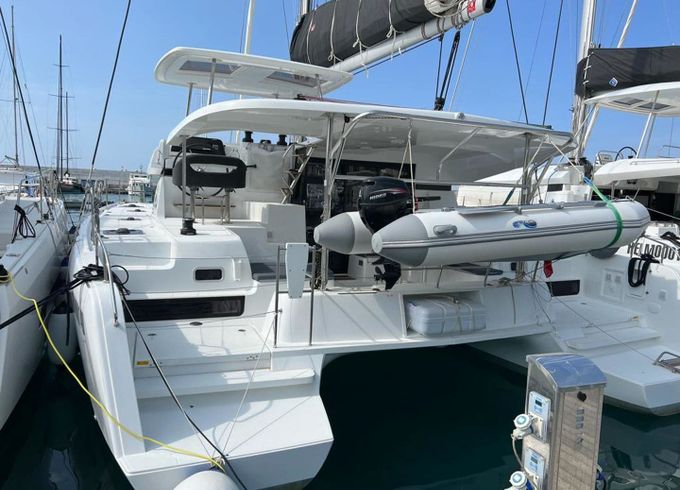 Lagoon 42