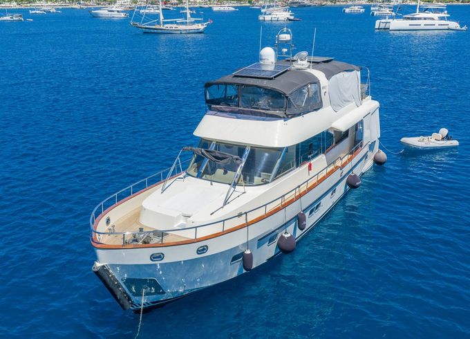 Custom Made Motoryacht