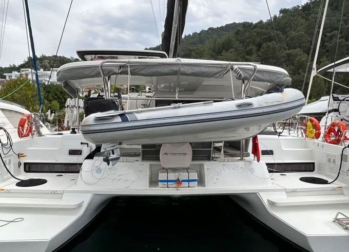 Lagoon 42