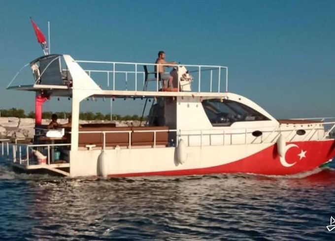 Custom Made Motoryacht