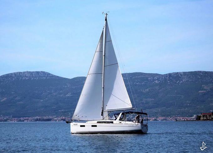 Beneteau Oceanis 35