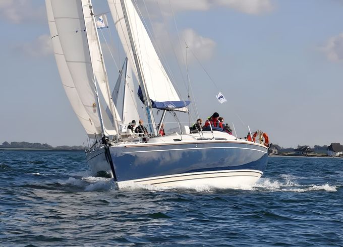 Hanse 370