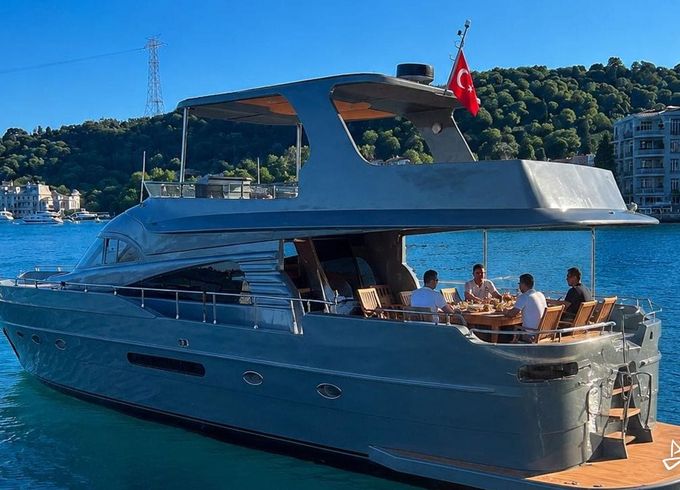 Custom Made Motoryacht