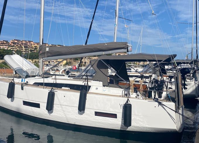 Dufour 390