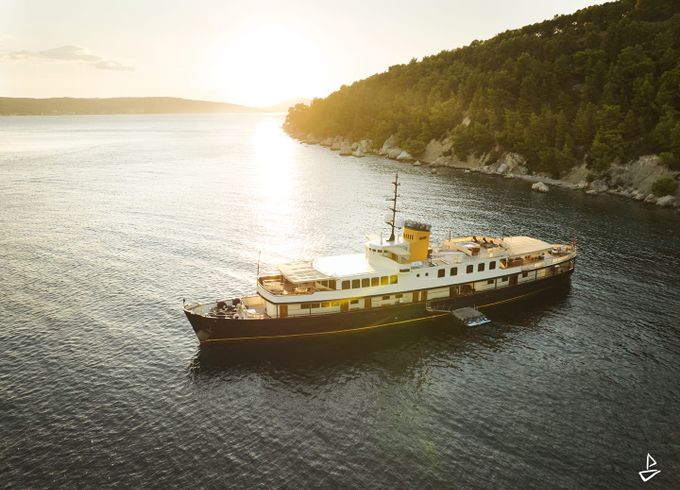 Custom Made Motoryacht