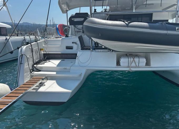 Lagoon 42