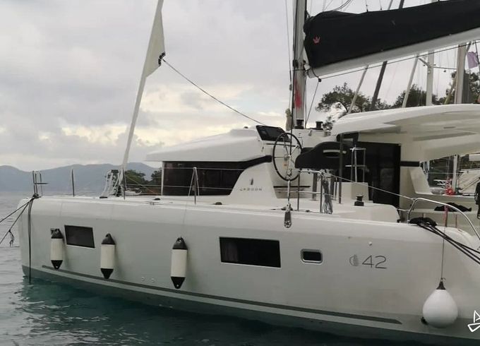 Lagoon 42