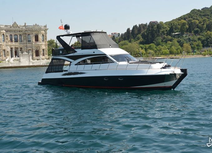 Custom Made Motoryacht