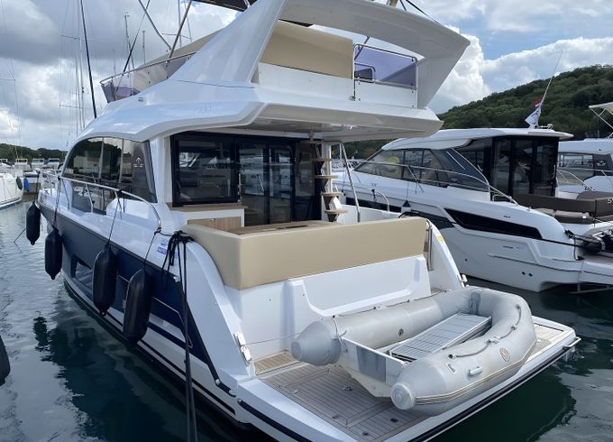 Sealine F430