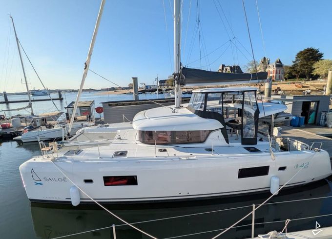Lagoon 42