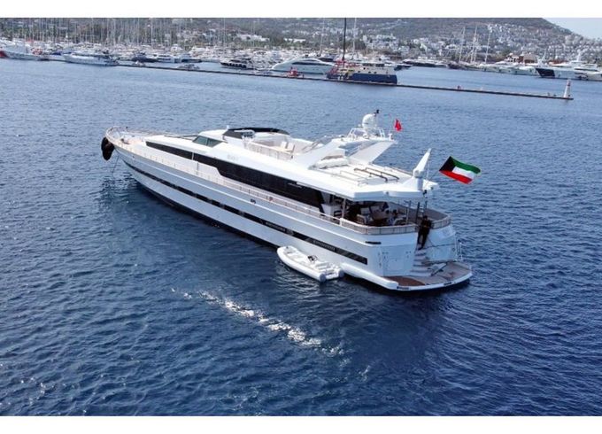 Cantieri di Pisa Akhir 25 S