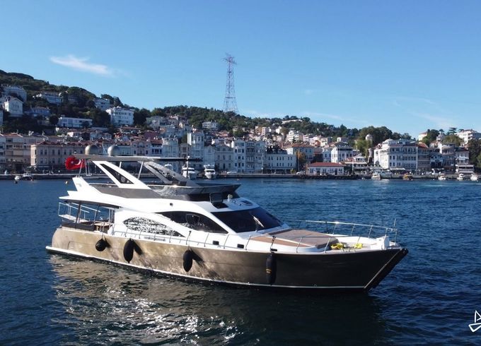 Custom Made Motoryacht