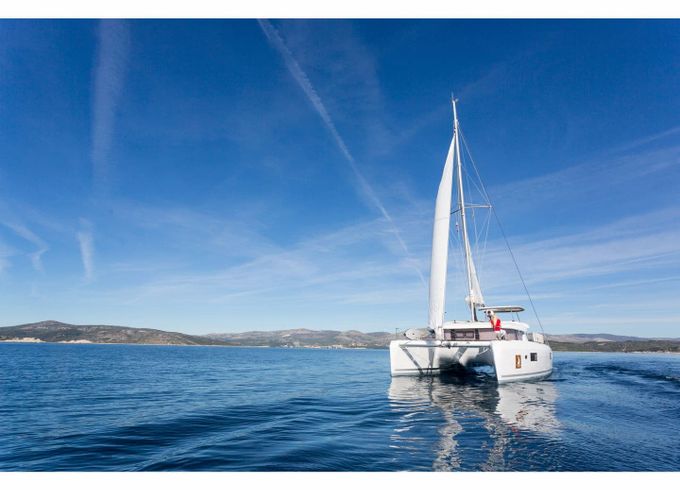 Lagoon 42