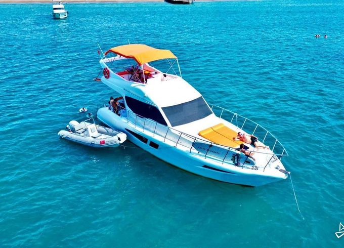 Custom Made Motoryacht