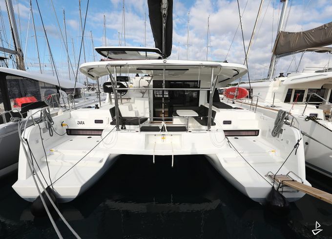 Lagoon 42