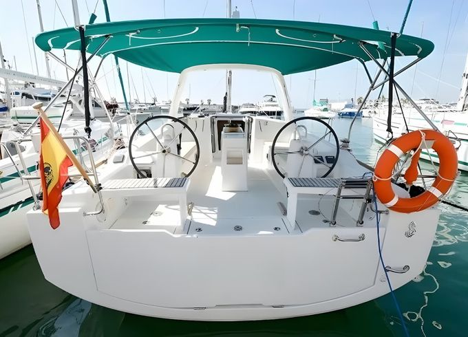 Beneteau Oceanis 38