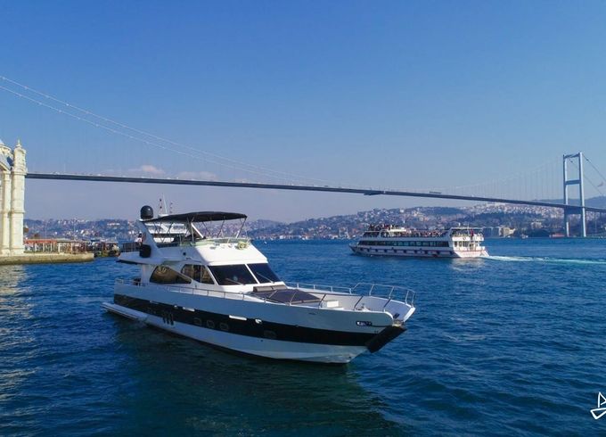 Custom Made Motoryacht