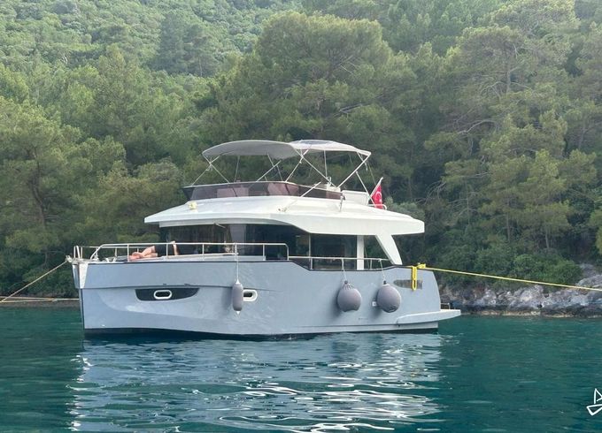 Custom Made Motoryacht