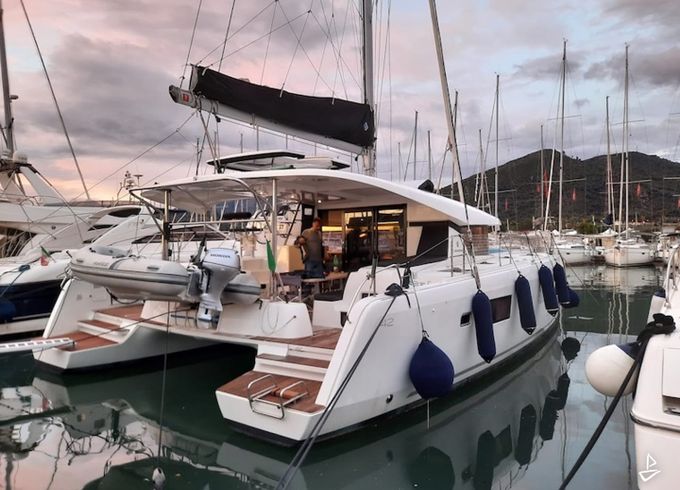 Lagoon 42