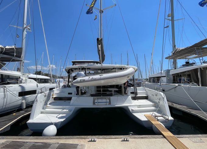 Lagoon 42