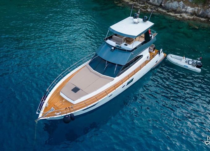 Custom Made Motoryacht