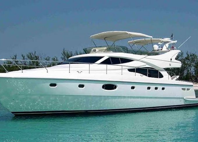 Ferretti Yachts 590