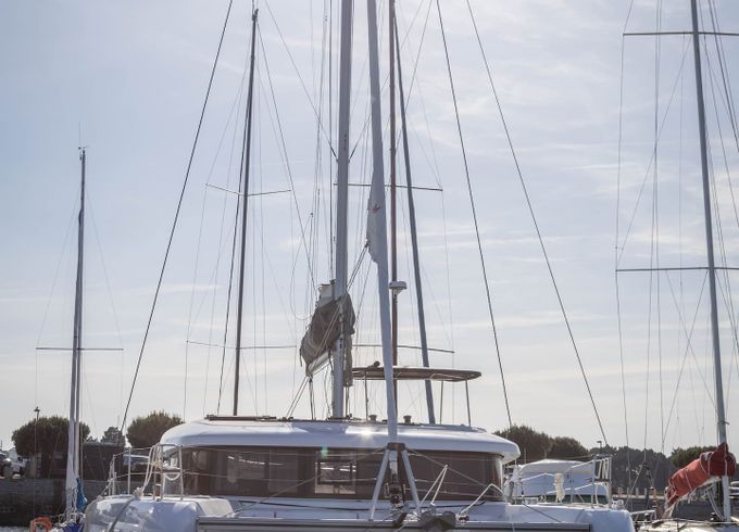Lagoon 42