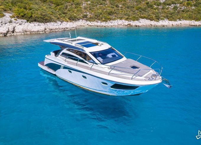 Custom Made Motoryacht