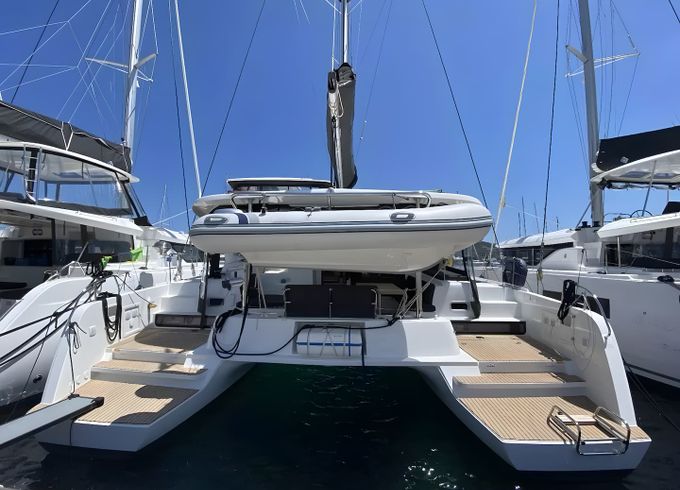 Lagoon 42