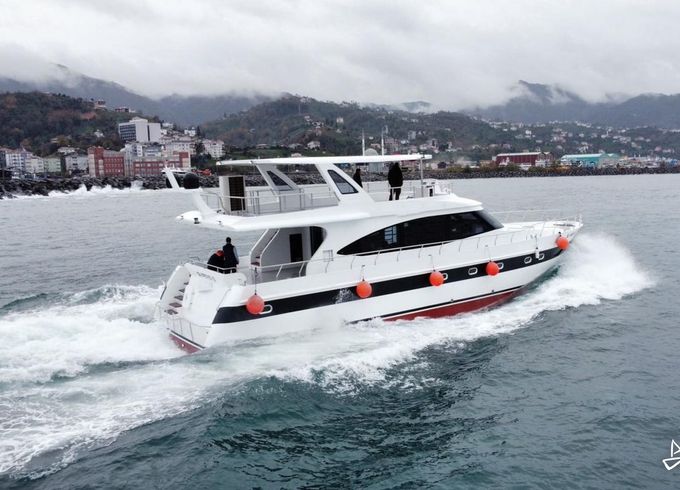 Custom Made Motoryacht