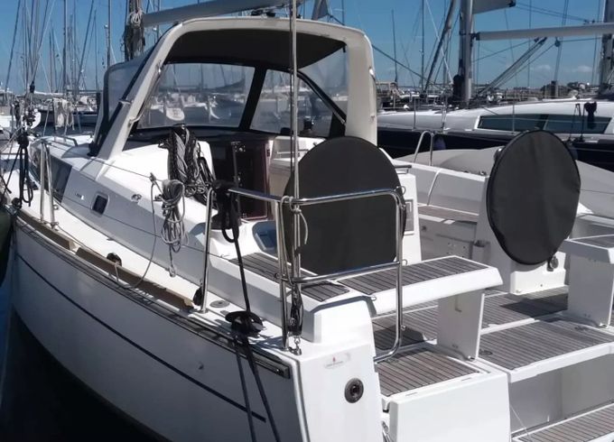 Beneteau Oceanis 35