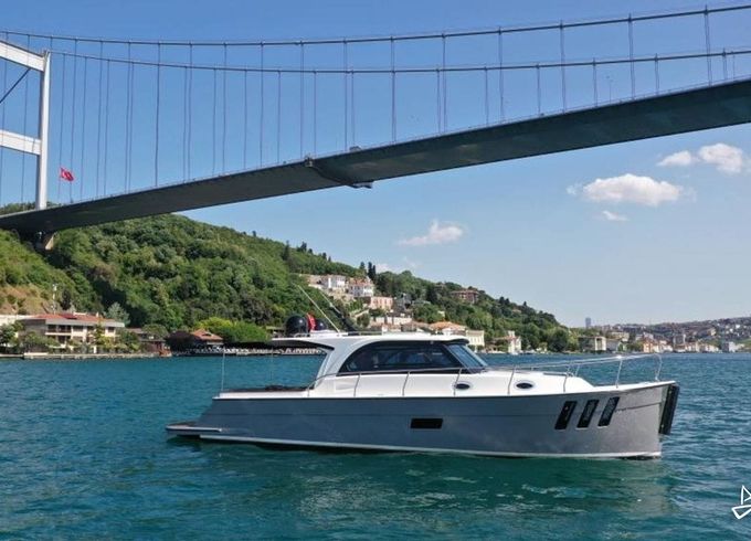 Custom Made Motoryacht